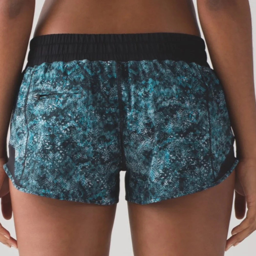 Lululemon Hotty Hot Short (2 1/2") Fairisle Multi Black / Black Size 12 - Picture 2 of 5